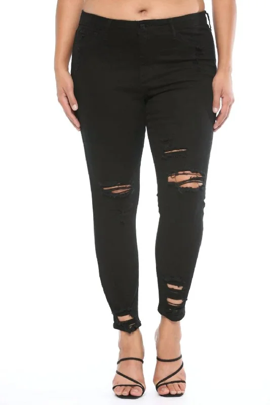 Destroyed Ankle Cutout Skinny Jeans In Black